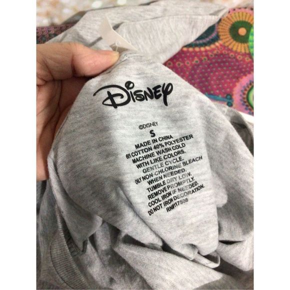 NWT Disney Tee “Winnie the Pooh” Tee Size Small Gray - Picture 5 of 14